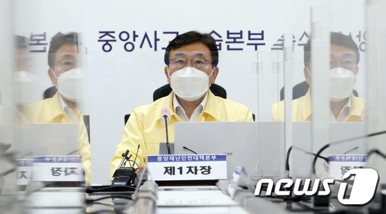 권덕철 "수도권 확진 600명 중반…기준 충족시 거리두기 단계 바로 상향" - Vimarsana News