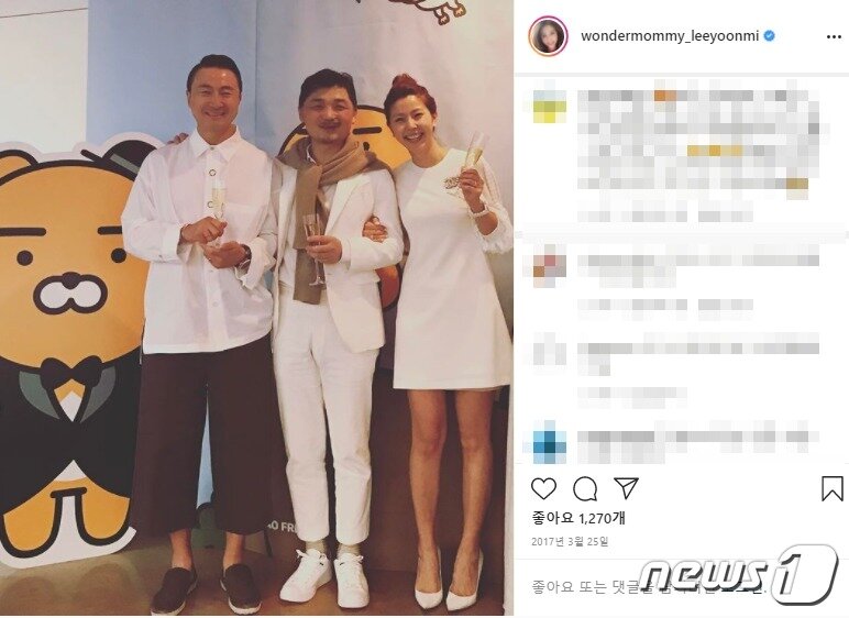 본문 이미지 - (왼쪽부터) 작곡가 주영훈 씨, 김범수 카카오 이사회 의장, 영화배우 이윤미 씨 (이윤미씨 인스타그램 갈무리)ⓒ 뉴스1