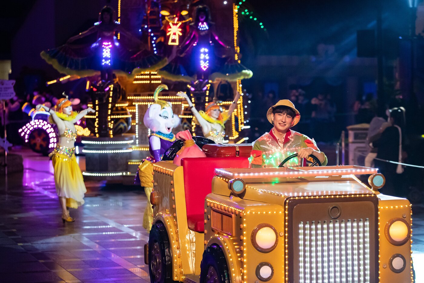 본문 이미지 - 롯데월드 로티스 어드벤처 퍼레이드ⓒ 뉴스1