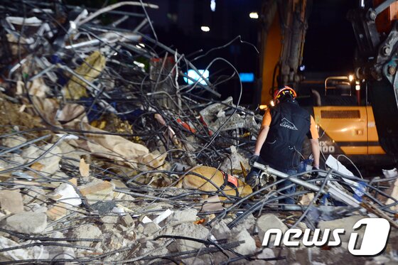 광주 학동 붕괴참사 철거업체 부당 선정한 공무원 벌금 200만원 - 뉴스1 광주 학동 붕괴참사 철거업체 부당 선정한 공무원 벌금 200만원 - 뉴스1