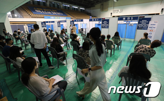 경기, 신규 확진 496명…이틀연속 일일 최고 확진기록 경신 - Vimarsana News