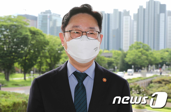 박범계 "악의적 수사상황 유출 엄단…형사사건공개금지 규정 즉시 개정" - Vimarsana News