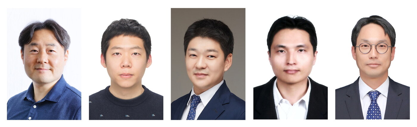본문 이미지 - 2021년 삼성미래기술육성사업 지정테마 연구지원 과제에 선정된 교수진. 사진 왼쪽부터 연세대학교 황도식 교수, 서울대학교 송용수 교수, 인하대학교 김민구 교수, 포스텍 최수석 교수, 동국대학교 정권범 교수(삼성전자 제공) ⓒ 뉴스1