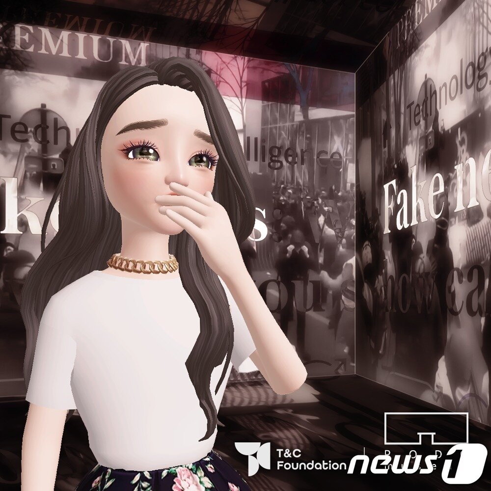 본문 이미지 - 티앤씨재단이 제페토에 국내 최초로 연 실제 뮤지엄과 전시에 아바타가 방문해 관람을 하고 있다. 작품은 패닉부스ⓒ 뉴스1