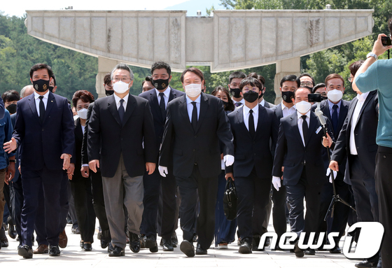 '위기의 윤석열' 여권 심장부 광주 찾아 '반등' 시도…호남 민심은? - Vimarsana News