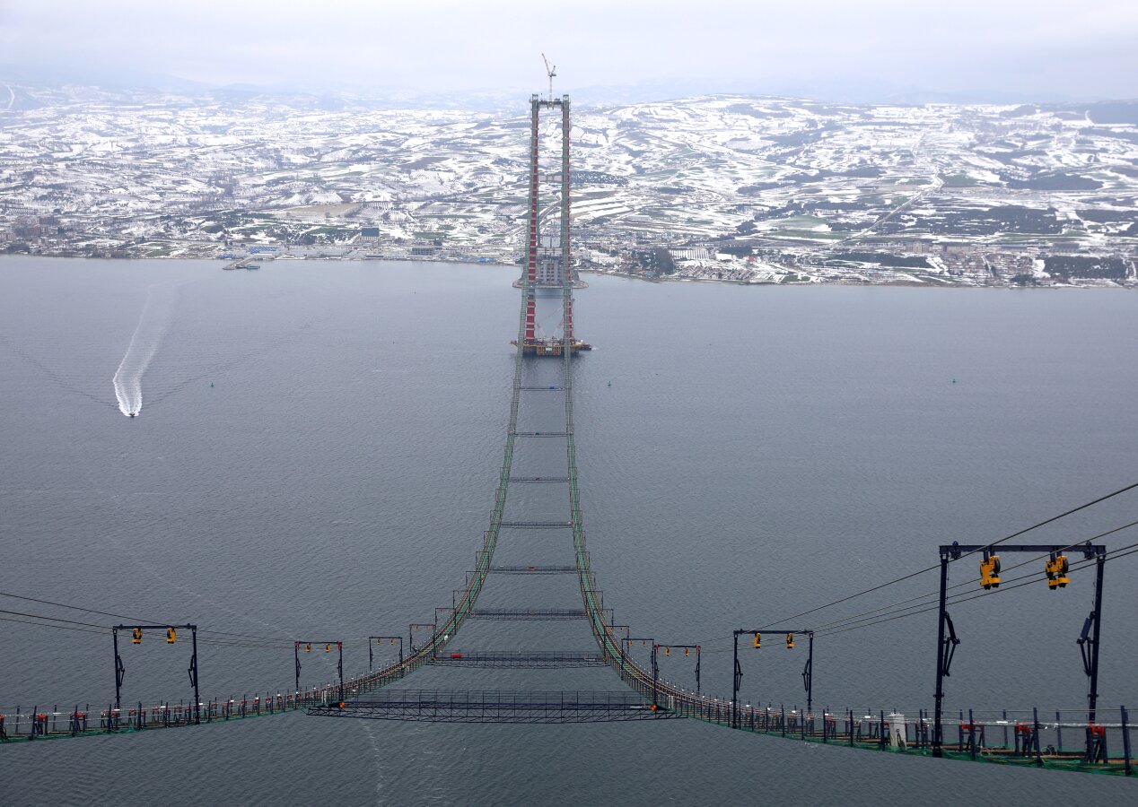 본문 이미지 - DL이앤씨가 건설 중인 터키 차나칼레 대교. ⓒ 뉴스1