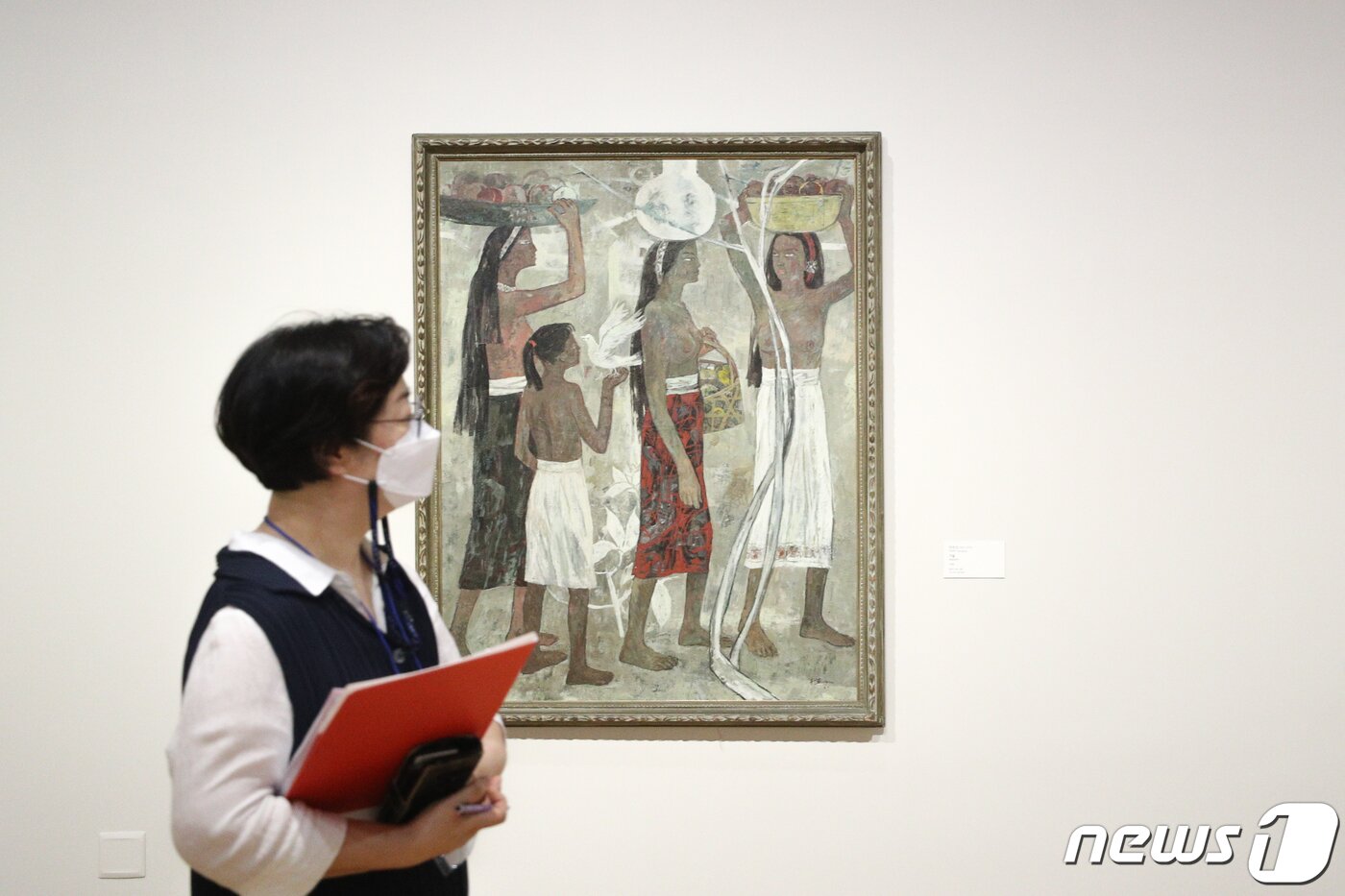 본문 이미지 - 국립현대미술관이 20일 오전 서울 종로구 국립현대미술관에서 'MMCA 이건희컬렉션 특별전'을 언론에 공개하고 있다. 'MMCA 이건희컬렉션 특별전: 한국미술명작'은 이건희 컬렉션 총 1,488점 중 20세기 초중반 한국미술 대표작이 전시되며 내년 3월 13일까지 계속된다. 2021.7.20/뉴스1 ⓒ News1 성동훈 기자