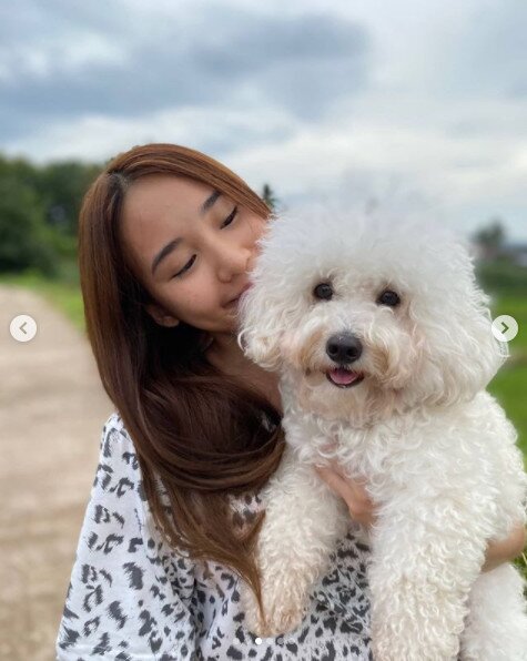 본문 이미지 - 랑종 나릴야 군몽콘켓과 럭키/쇼박스 인스타그램 ⓒ 뉴스1