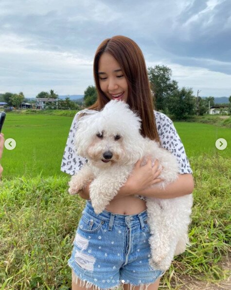 본문 이미지 - 랑종 나릴야 군몽콘켓과 럭키/쇼박스 인스타그램 ⓒ 뉴스1