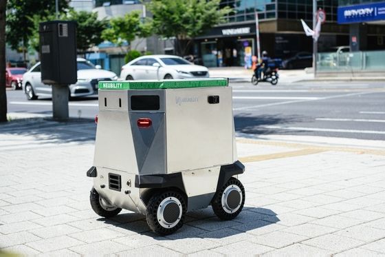 자율 주행 배달 로봇 '뉴비' (뉴빌리티 제공)© 뉴스1
