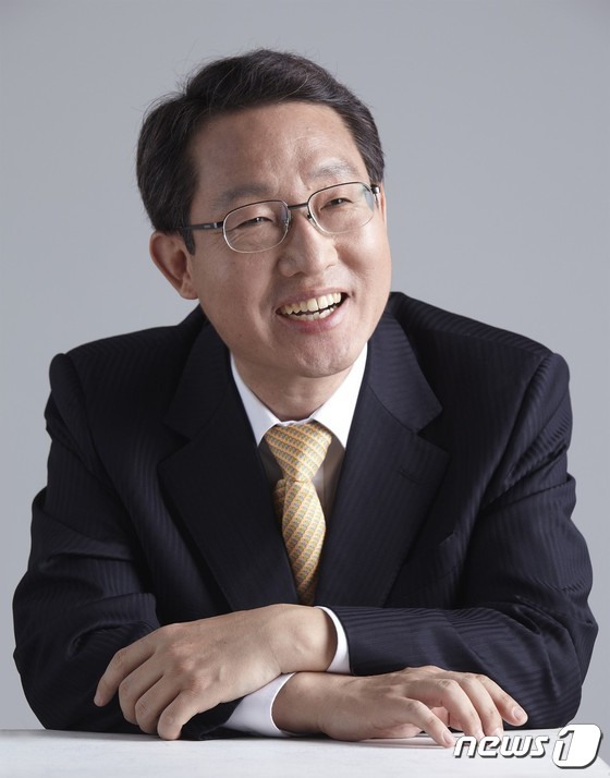 "아파트 양도세 과중 거래보다 증여"…문정부 출범후 증여 3배 증가 - Vimarsana News