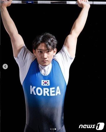 본문 이미지 - 한국 역도 대표팀 진윤성. (사진은 개인 SNS 갈무리) ⓒ 뉴스1