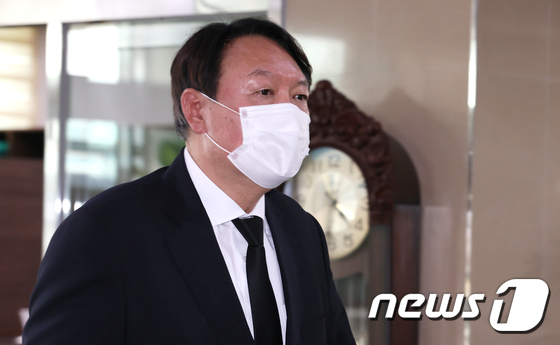 윤석열 법률팀 "정대택이 주장하는 X파일, 돈 노린 소송꾼 일방 주장" - Vimarsana News
