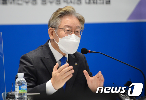 '전략적 지지' 호남 민심 요동…이낙연 상승세에 李·李 쟁탈전 가열 - Vimarsana News