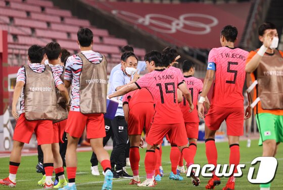 올림픽 양궁‧축구‧야구‧배구‧배드민턴…스포츠 종합선물 ...