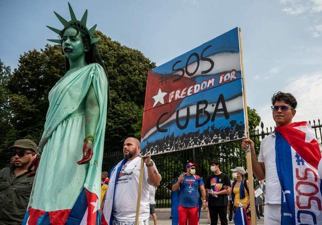 베네수엘라 때리는 데 아픈 건 쿠바…석유 끊겨 경제 붕괴 위기