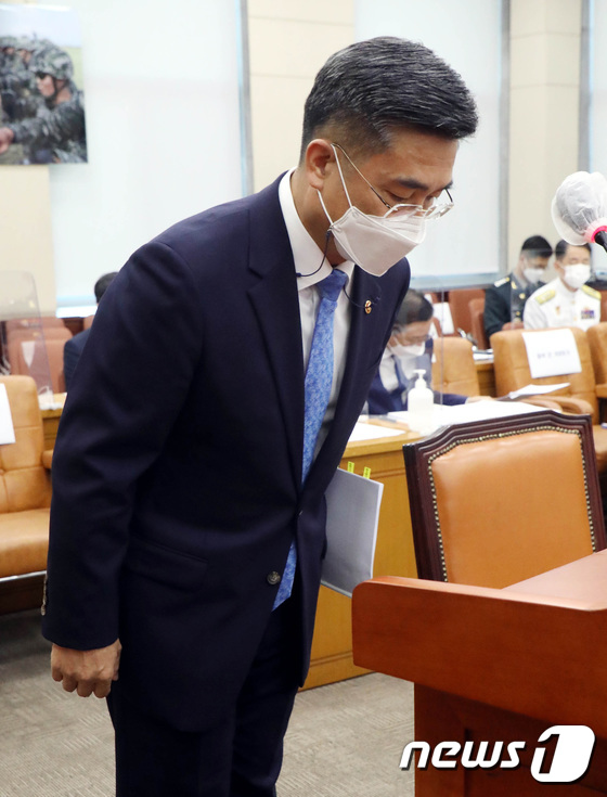 청해부대 감염·수감 중 사망…갈수록 커지는 국방장관 책임론 - Vimarsana News