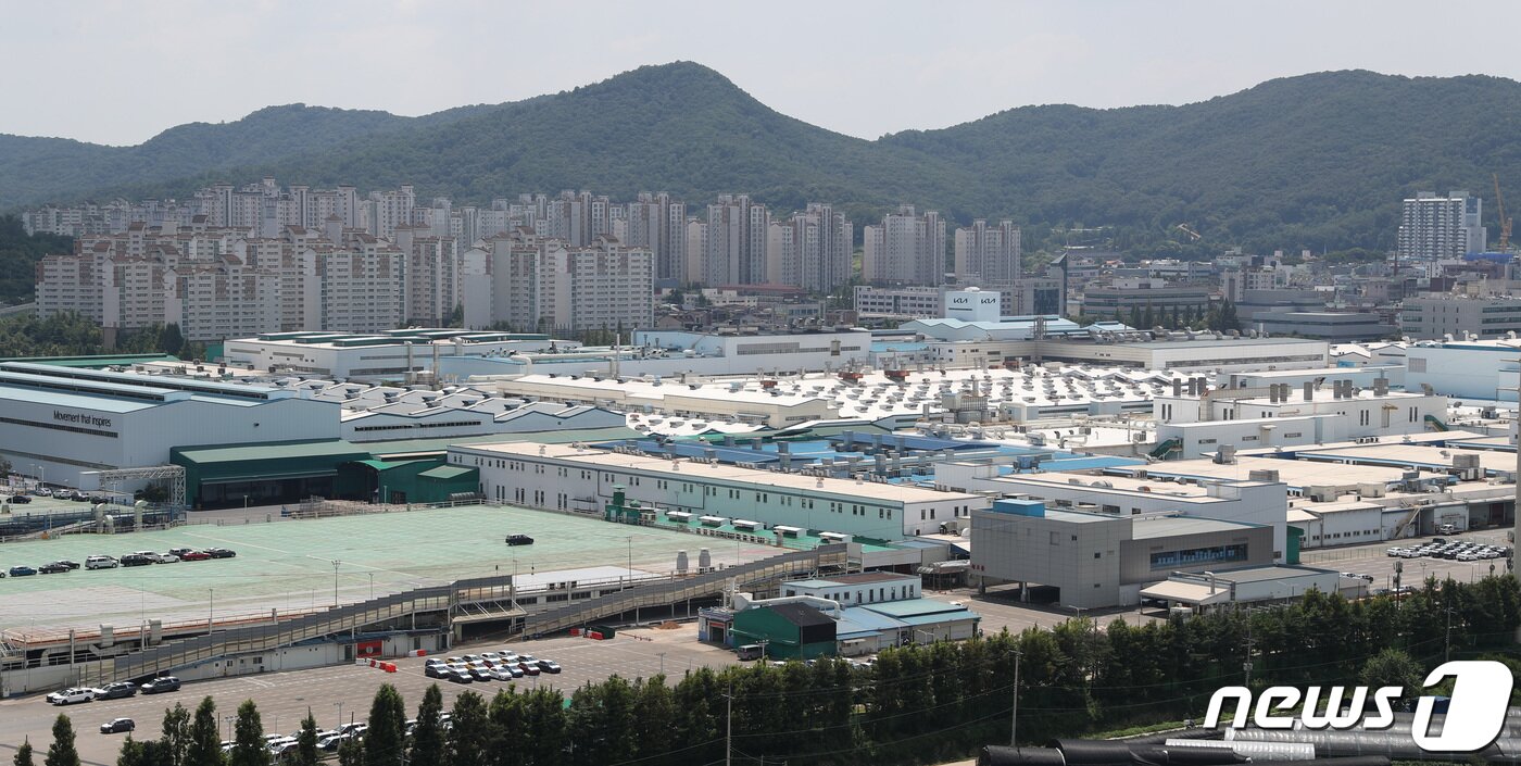 본문 이미지 - 국내 최초의 종합자동차 공장인 소하리 공장의 현재 모습. 2021.7.26/뉴스1 ⓒ News1 김영운 기자