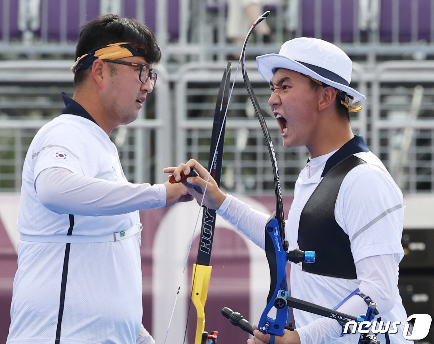 도쿄 올림픽에서 남자 단체전 금메달을 합작한 김우진과 김제덕/뉴스1 ⓒ News1 송원영 기자