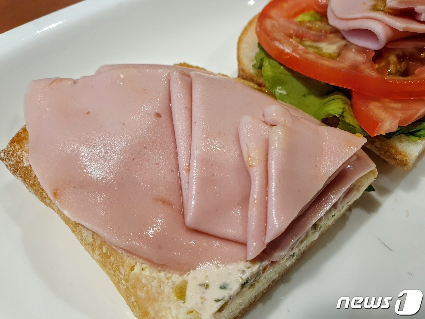 본문 이미지 - 신세계푸드 대체육 베러미트 활용 샌드위치 ⓒ 뉴스1 황덕현 기자