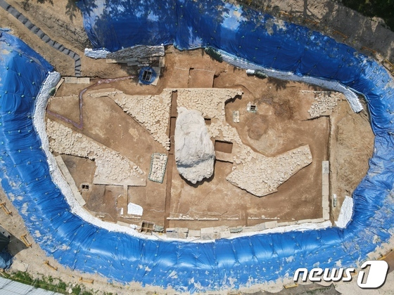 김해 구산동 지석묘, 묘역 갖춘 세계 최대 고인돌로 확인 - Vimarsana News
