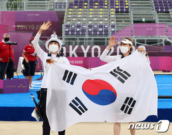 [올림픽] 발자국 제조기 안산, '한국 하계올림픽 첫 3관왕'도 찍었다 - Vimarsana News