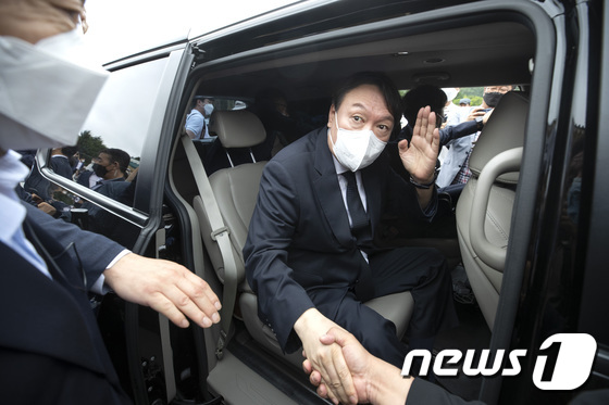 4차 유행에 현장일정·출마선언 보류…시동 걸던 野 주자들 '잠시 멈춤' - 뉴스 썸네일 이미지