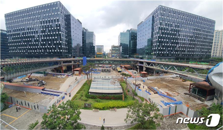 본문 이미지 - 알파돔시티 컬쳐밸리 공사 현장.(제공=알파돔시티 자산관리)ⓒ 뉴스1