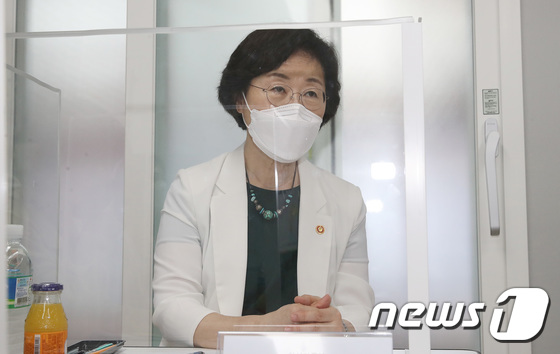 정영애 여성가족부 장관. 2021.7.8/뉴스1 © News1 임세영 기자