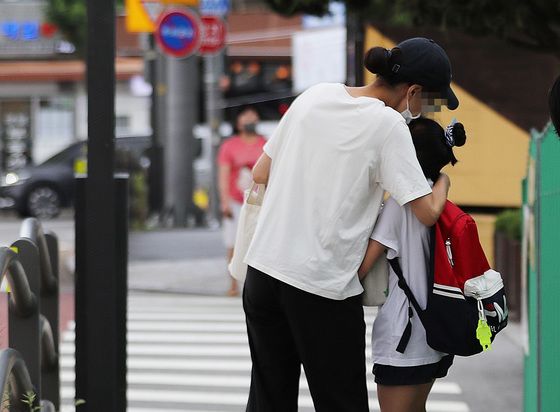 韓 '10년 초저출산' 주범은…"여성 고용률 상승, 수도권 밀집"