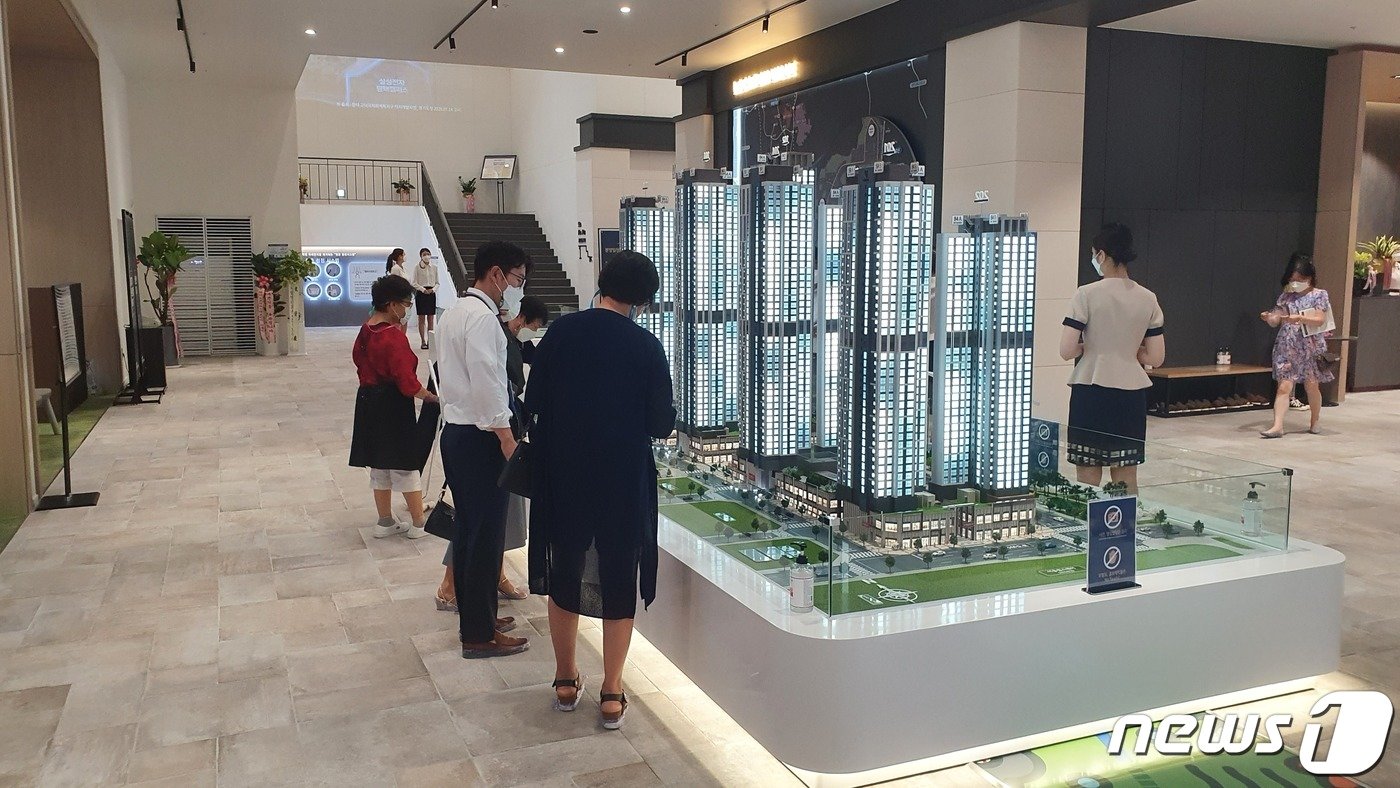 본문 이미지 - 고덕신도시 유보라 더크레스트 모델하우스 내부. ⓒ 뉴스1 전형민 기자