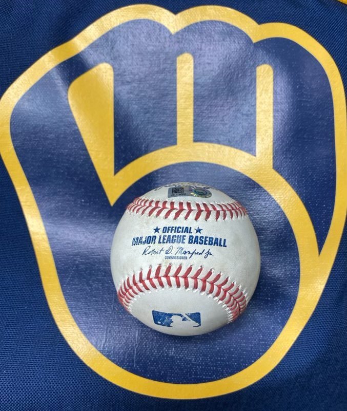 본문 이미지 - 코빈 번스가 메이저리그 한 경기 최다 연속 탈삼진 타이기록을 세웠다.(밀워키 브루어스 SNS 캡처) ⓒ 뉴스1