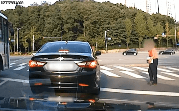 본문 이미지 - (유튜브 채널 '한문철TV' 갈무리) ⓒ 뉴스1