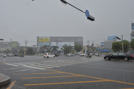 지난해 낙뢰 10.6만 회…여름 57% 집중, 충남 26% '최다'