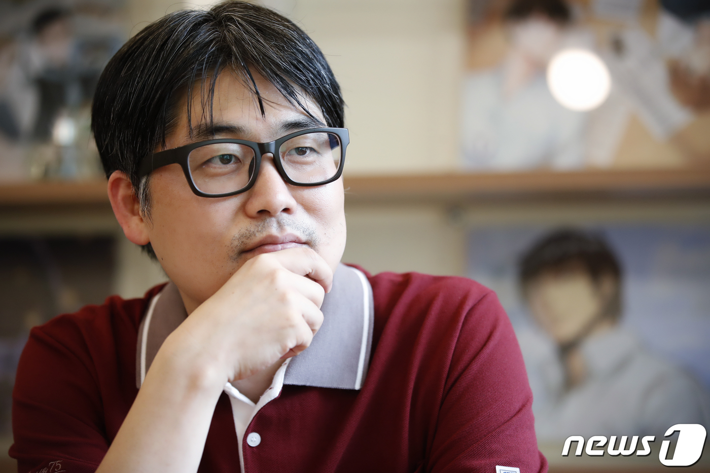 (서울=뉴스1) 권현진 기자 = 서범강 한국웹툰산업협회회장이 서울 마포구 한국웹툰산업협회에서 열린 뉴스1과의 인터뷰에 앞서 포즈를 취하고 있다. 2021.8.23/뉴스1