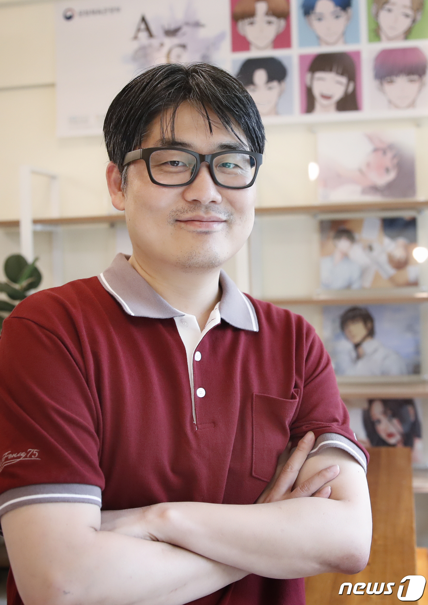 (서울=뉴스1) 권현진 기자 = 서범강 한국웹툰산업협회회장이 서울 마포구 한국웹툰산업협회에서 열린 뉴스1과의 인터뷰에 앞서 포즈를 취하고 있다. 2021.8.23/뉴스1