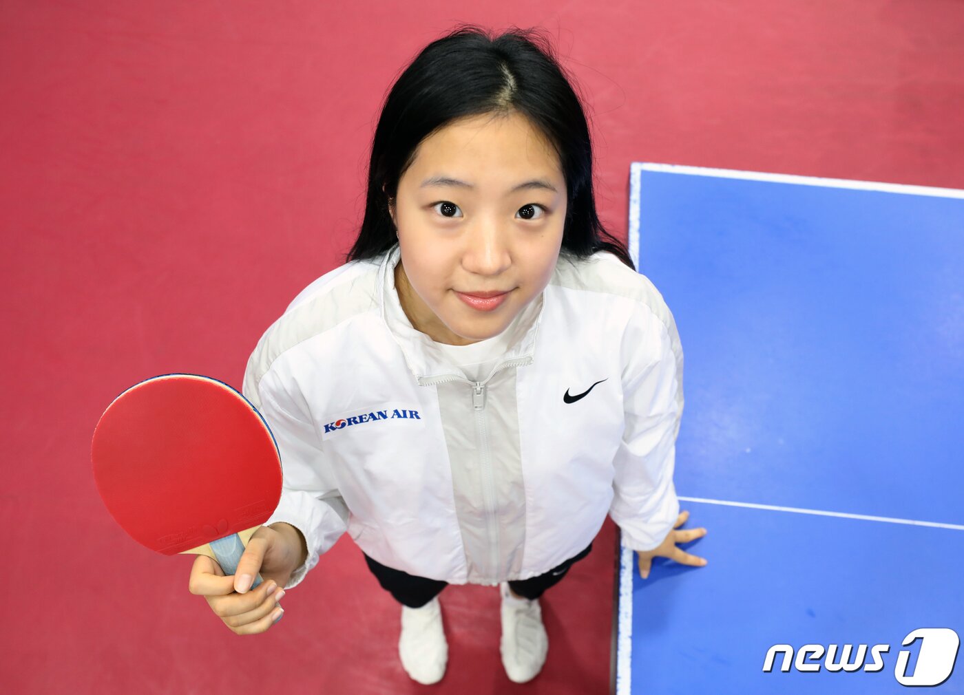 본문 이미지 - 대한항공 여자탁구단 신유빈 선수가 인천시 서구 칼(KAL)체육관에서 뉴스1과 인터뷰를 하고 있다. 2021.8.20/뉴스1 ⓒ News1 정진욱 기자