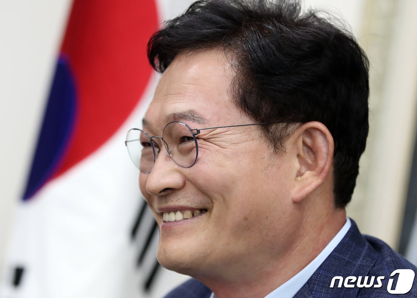 본문 이미지 - 송영길 더불어민주당 대표가 22일 서울 여의도 국회 집무실에서 뉴스1과 인터뷰를 하고 있다. 2021.8.22/뉴스1 ⓒ News1 오대일 기자