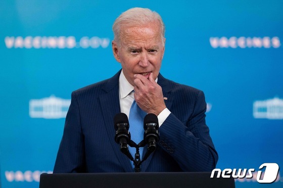 바이든 "FDA 백신 승인, 기다리던 때가 왔으니 가서 백신 맞으라"