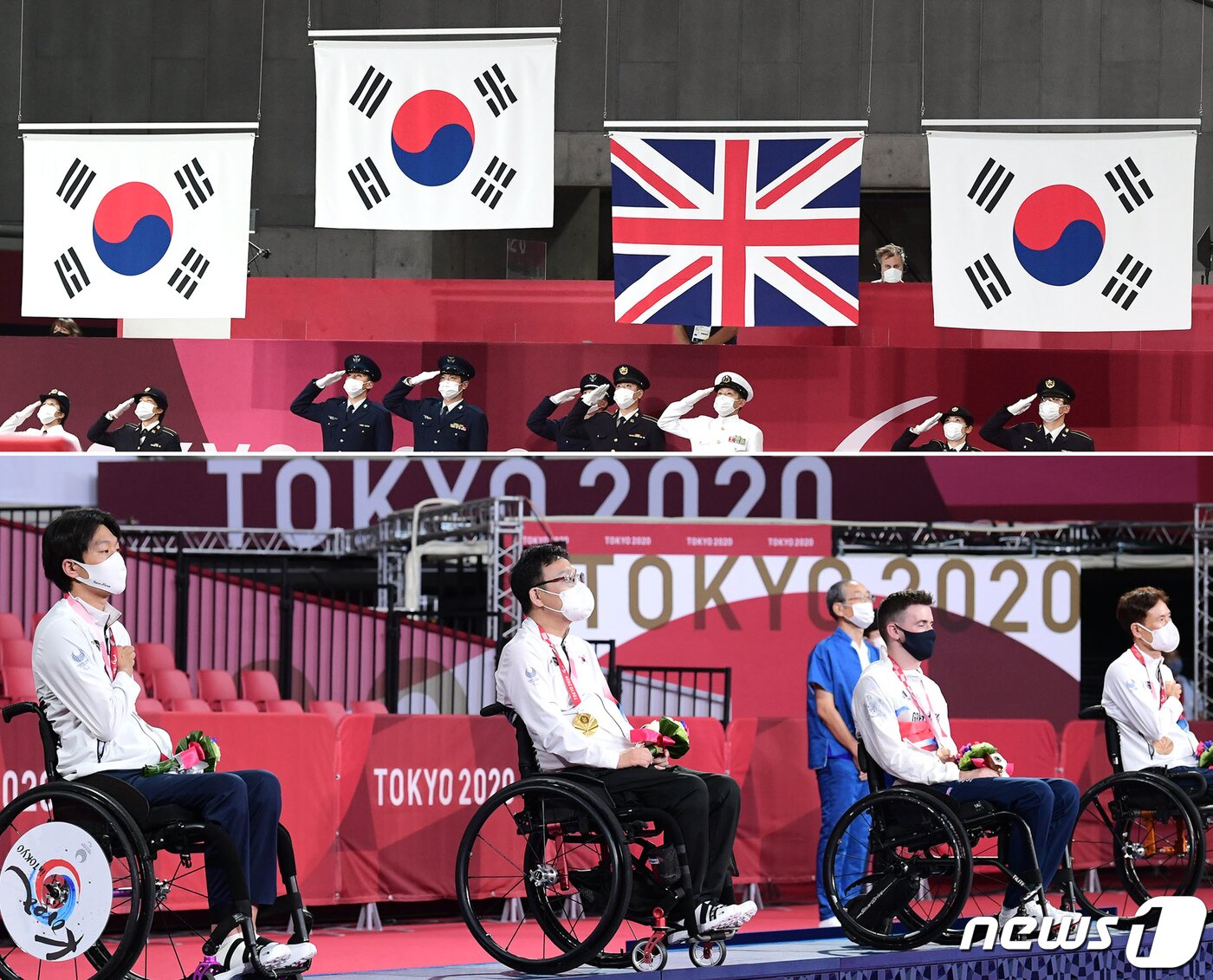 본문 이미지 - 30일 일본 도쿄 메트로폴리탄체육관에서 열린 2020 도쿄패럴림픽 탁구 남자 개인전(TT1) 시상식에서 1~3위를 모두 차지한 한국 김현욱(은메달, 왼쪽부터), 주영대(금메달), 영국 매튜 토마스(동메달), 남기원(동메달)이 메달을 목에 걸고 국기가 게양되는 모습을 지켜보고 있다. 사진공동취재단