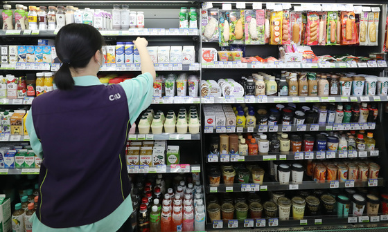 라면 5%·김치 11%·기숙사 4%↑…자취생 '눈물의 식단'에 청년심리 한파