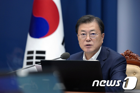 문대통령 "백신생산 5대 강국으로…자체 개발도 끝 본다는 각오"(종합) - Vimarsana News