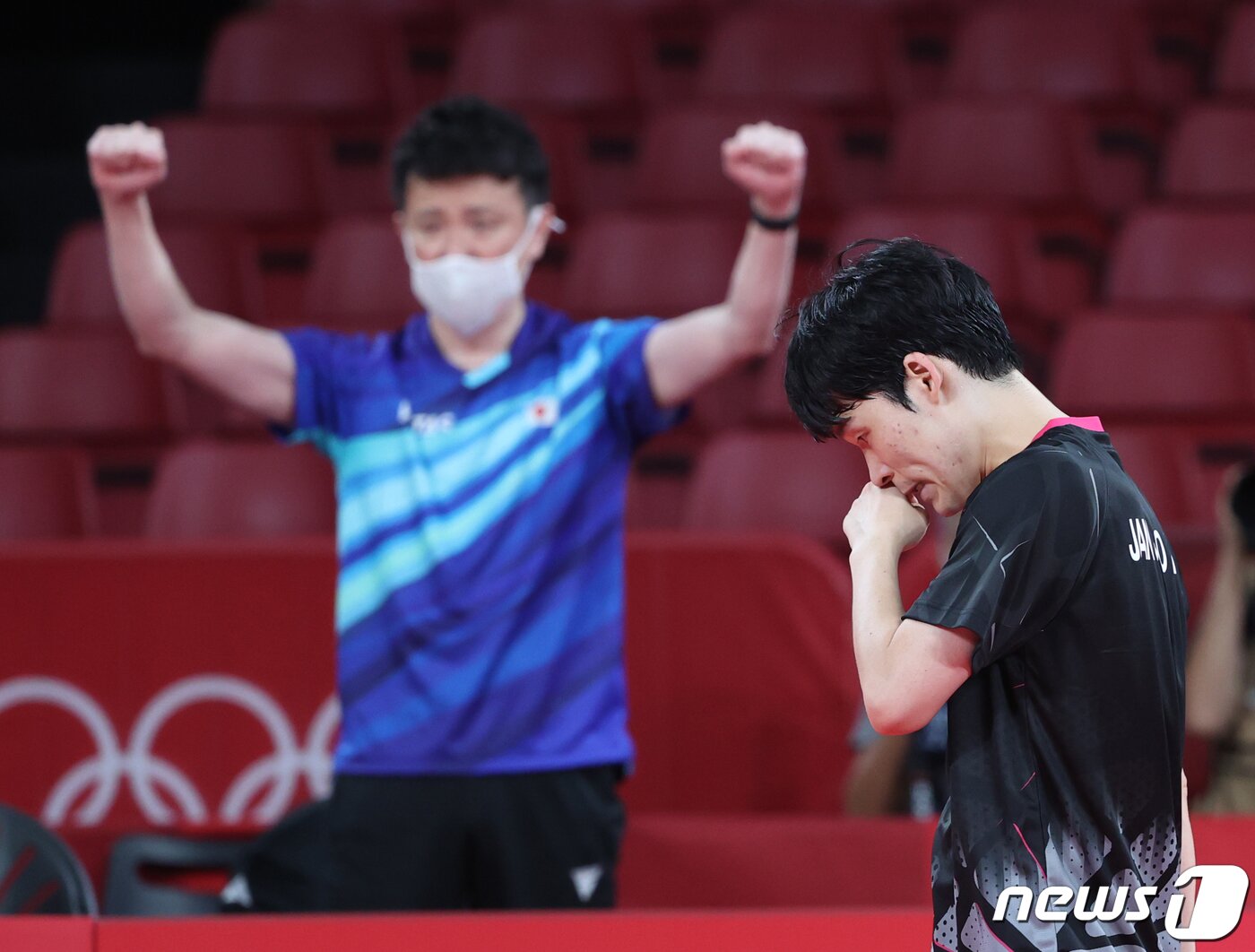 본문 이미지 - 2020 도쿄 올림픽 당시 메달을 따지 못한 탁구 장우진이 아쉬워 하는 모습. 2021.8.6/뉴스1 ⓒ News1 송원영 기자