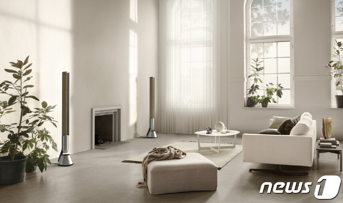 본문 이미지 - 뱅앤올룹슨 커넥티드 스테레오 스피커 '베오랩 28' 연출컷. (뱅앤올룹슨 제공)ⓒ 뉴스1