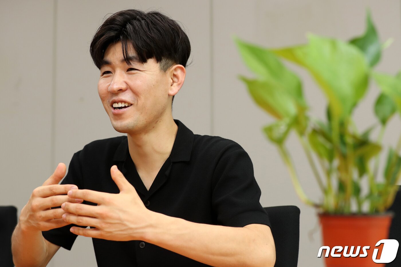 본문 이미지 - 보호종료청소년에게 안정적 일자리와 정서적 자립을 제공하기 위해 설립된 사회적기업 브라더스키퍼의 김성민 대표는 부모님이 보고 싶어 경찰에 유전자를 등록했다고 한다. 부모님도 유전자를 등록하면 만날 수 있을 것이라는 희망을 품고 있다. 2021.9.13/뉴스1 ⓒ News1 민경석 기자