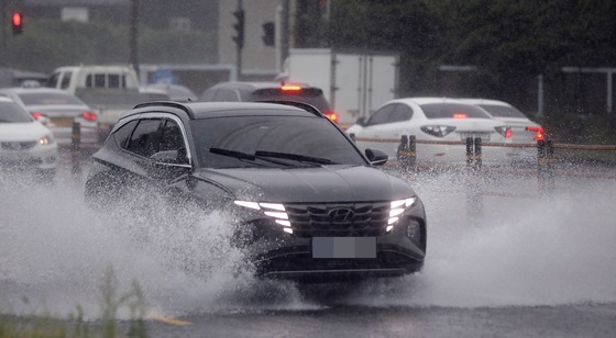 [오늘의 날씨]제주(19일, 금)…최대 250㎜ 물폭탄