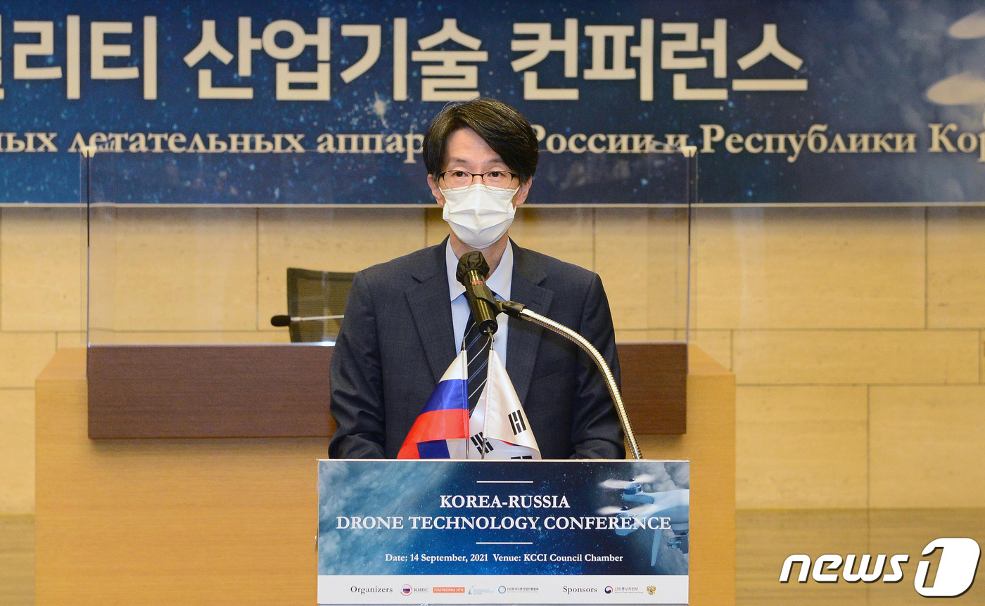 (서울=뉴스1) = 서가람 산업통상자원부 통상협력국장이 14일 오후 서울 중구 대한상공회의소 의원회의실에서 ‘미래 드론 모빌리티 혁신기술 발전 동향과 한-러 협력모델’이라는 주제로 …