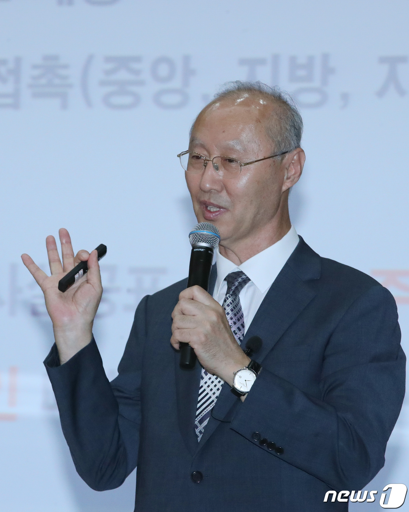 (대전=뉴스1) 김기태 기자 = 14일 대전 목원대학교에서 뉴스1 대전충남취재본부와 목원대학교 공동 주관으로 열린 뉴충청 리더 아카데미에서 안병도 법무법인 대륙아주 선거전담 고문이 …