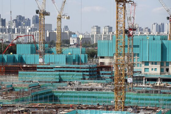 본문 이미지 - 15일 오후 서울의  주택 공사현장. /뉴스1 ⓒ News1 이승배 기자