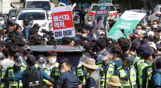 유영하 "朴과 관계, 유승민 하기 나름…뒤에서 등 찌른 사람이 풀어야"